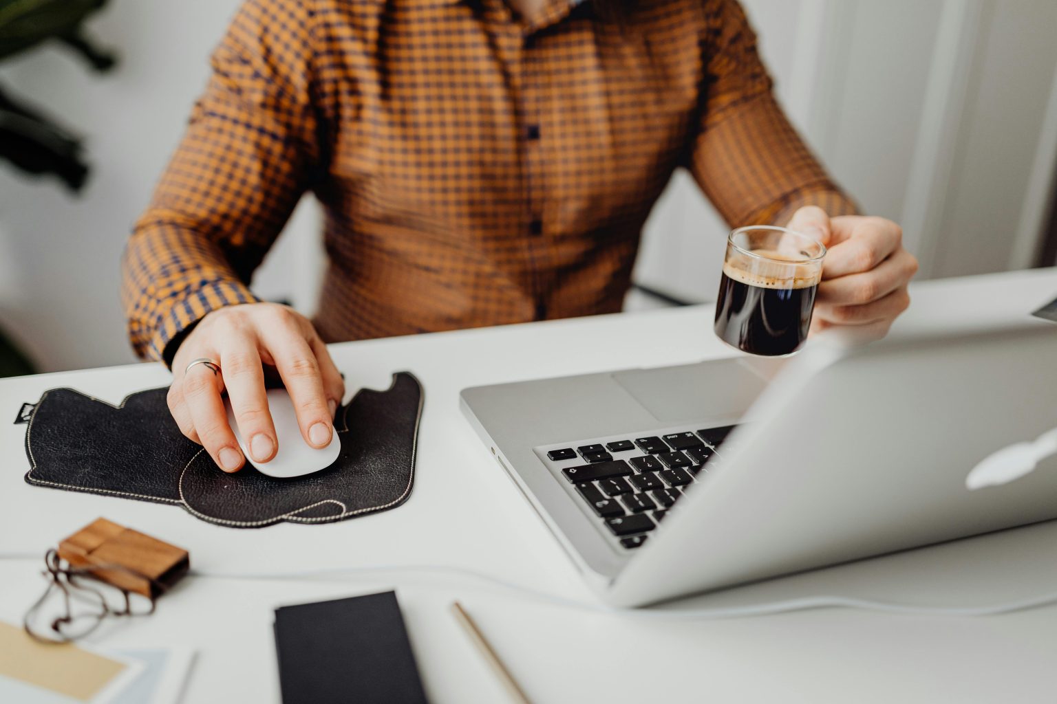 What Makes Work-Life Integration Different from Balance? – The Mind Gem